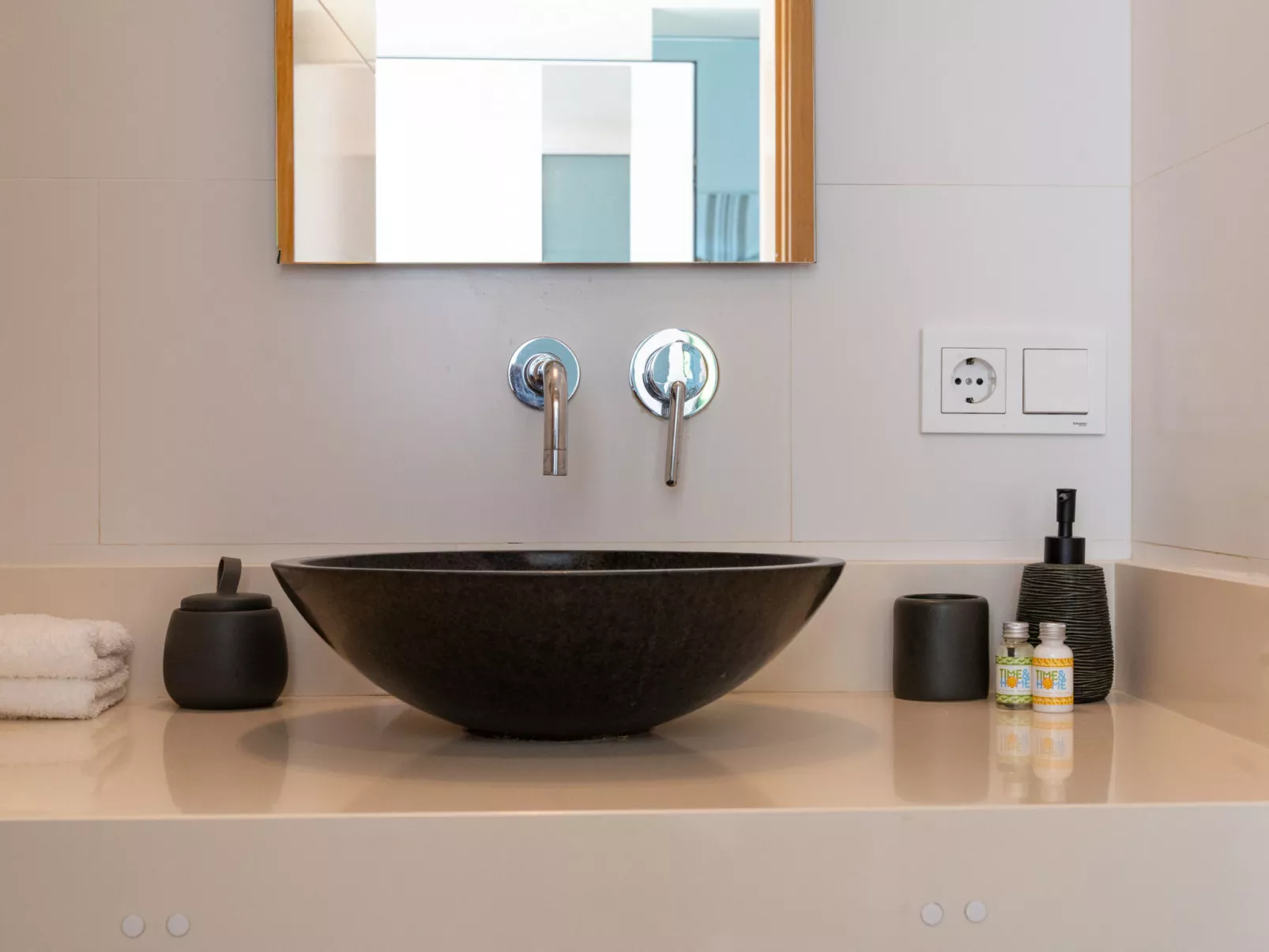 Villa Madrugada, beachside villa in Costabella - Binnen