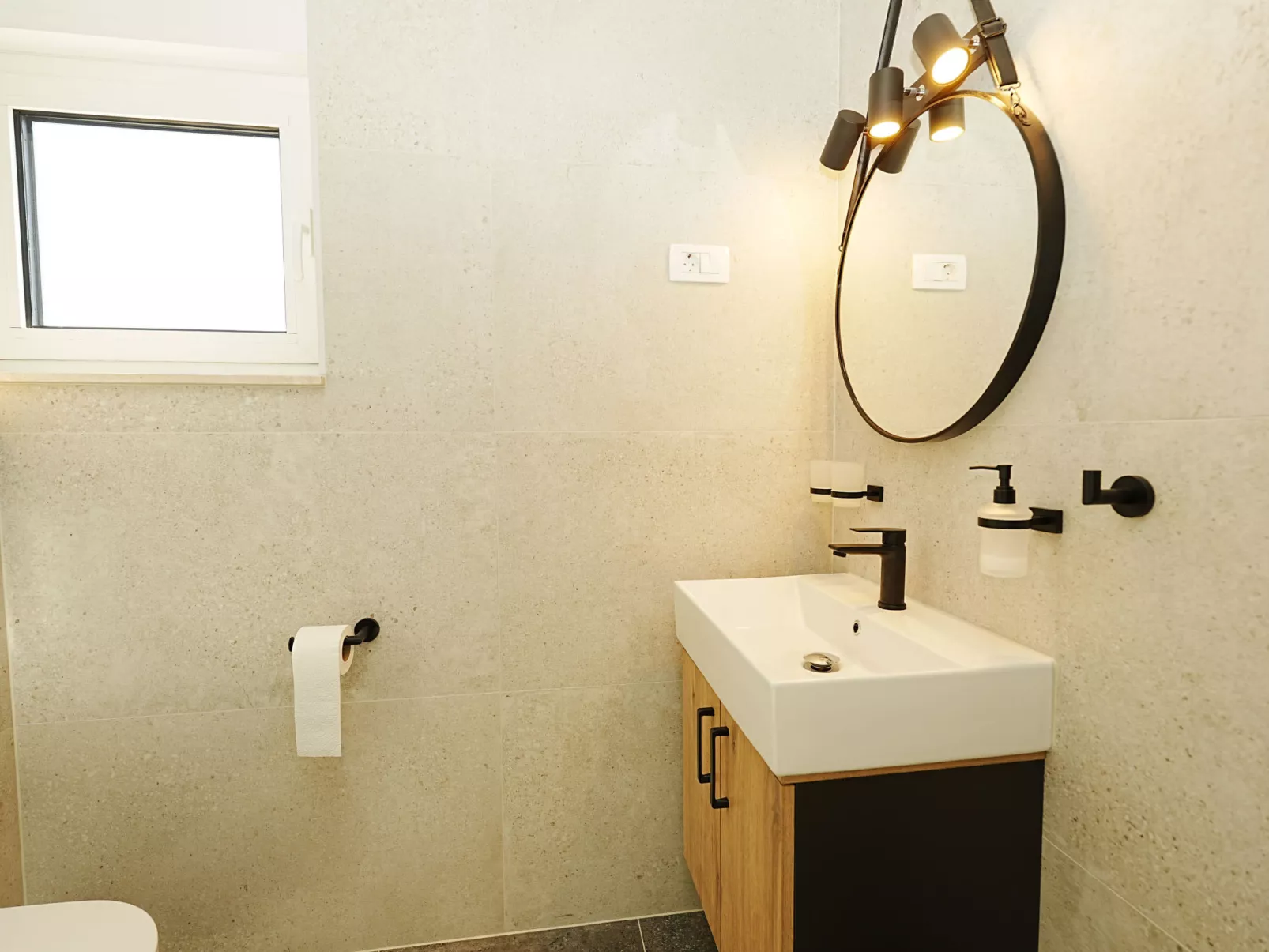 Primosten Hills - North - Binnen