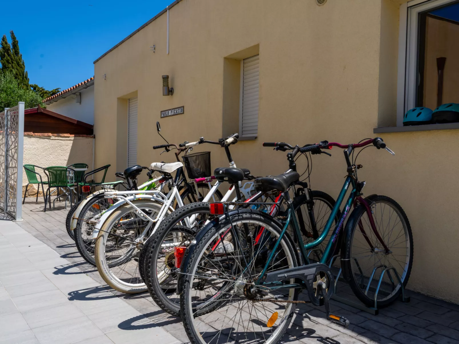 La Vida Sin Limites I EMP - Buiten