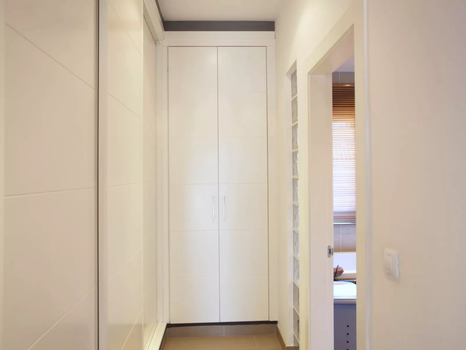 Modern Villa close to Costabella beach - Binnen