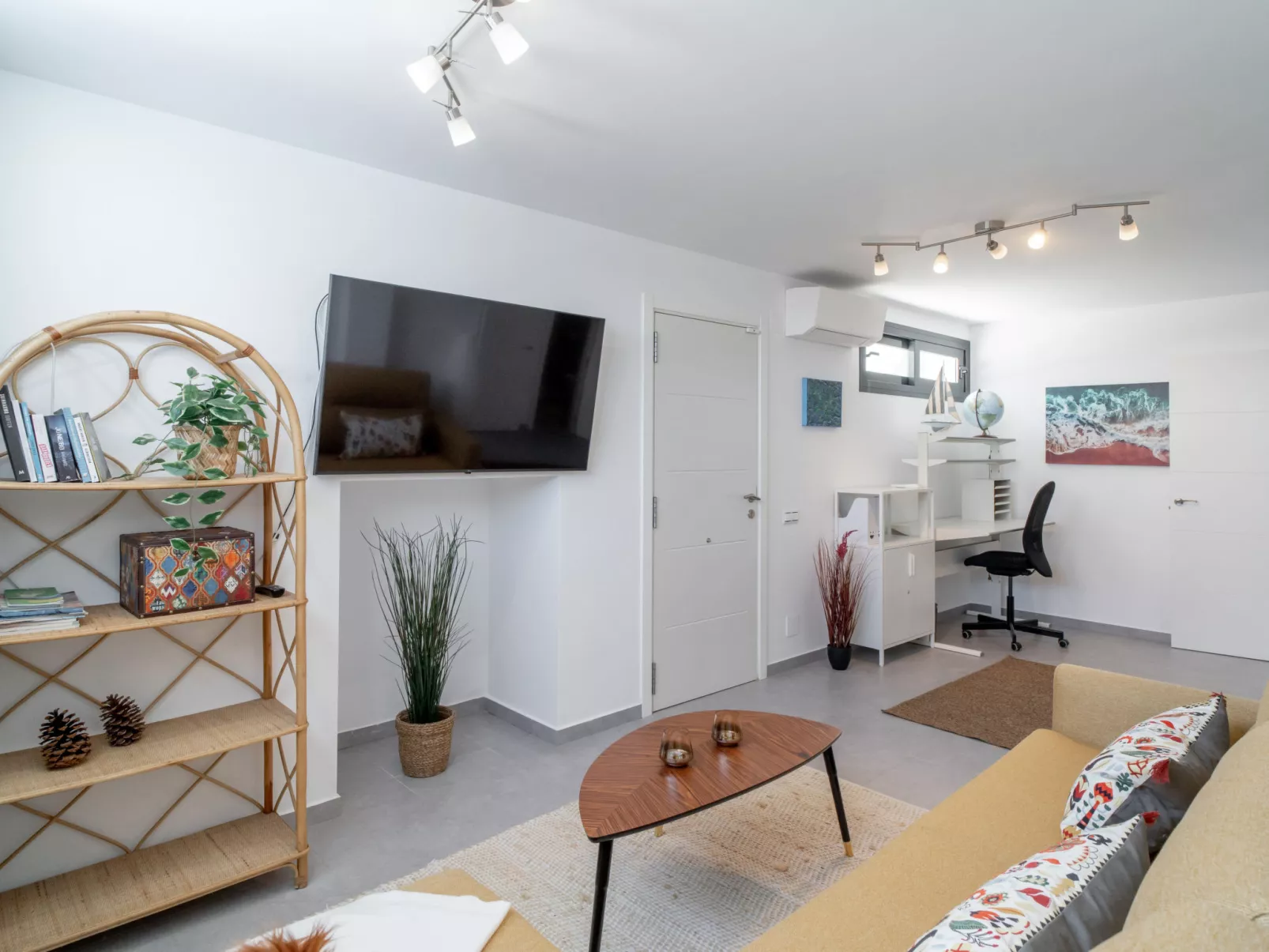 Villa Luxuria Private Pool by Casasol - Binnen