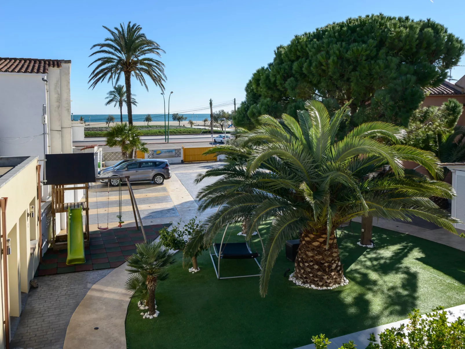 La Vida Sin Limites I EMP - Buiten