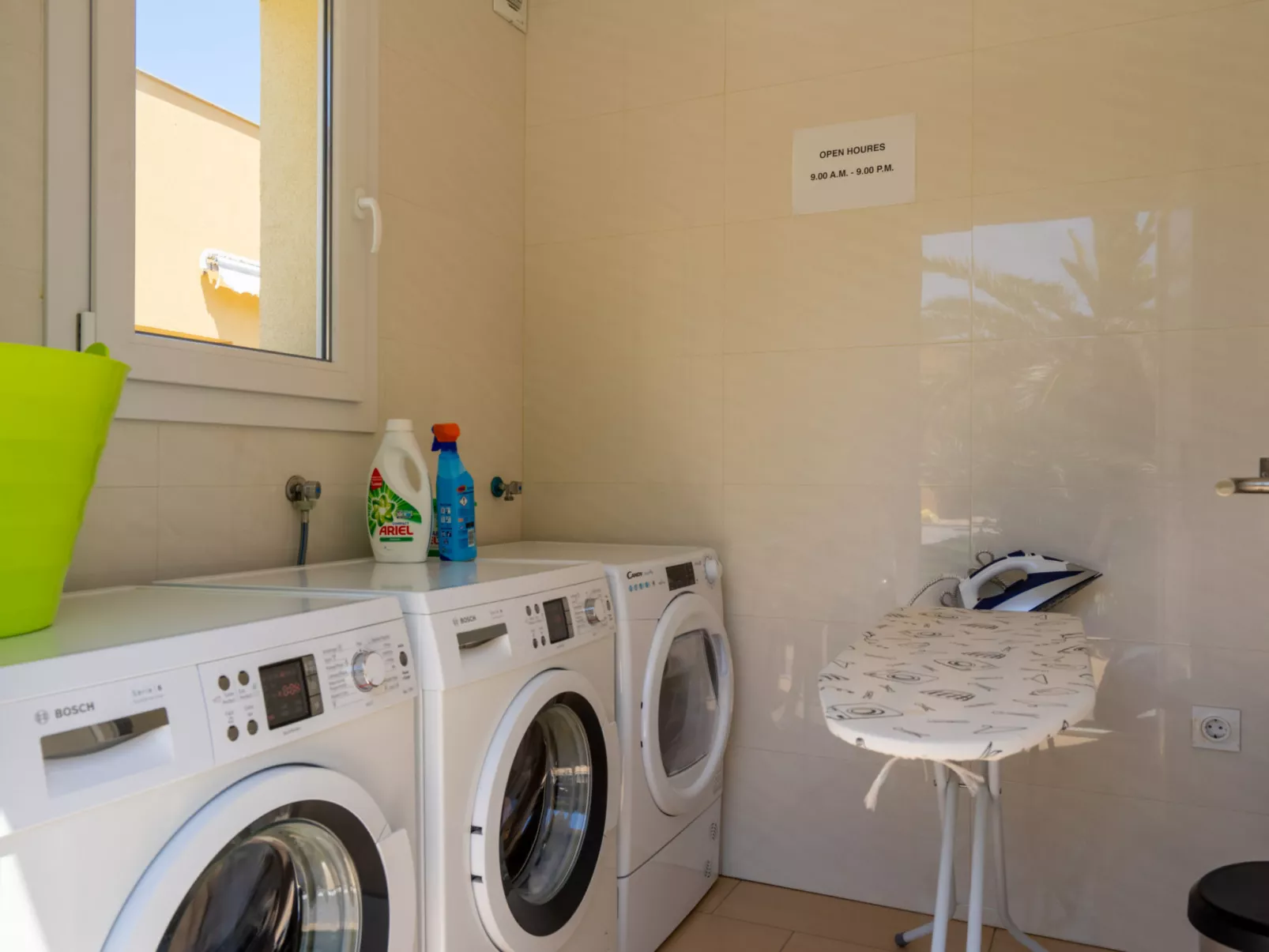 La Vida Sin Limites I EMP - Buiten