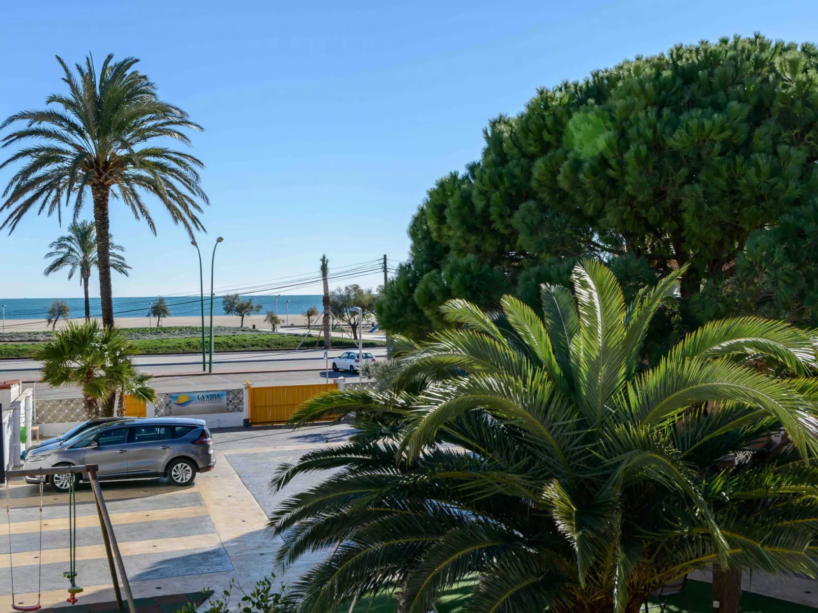 La Vida Sin Limites I EMP - Buiten