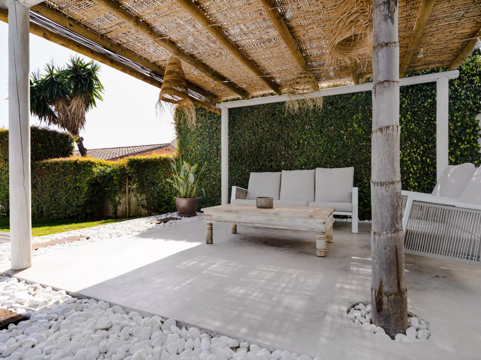 Villa Madrugada, beachside villa in Costabella - Binnen
