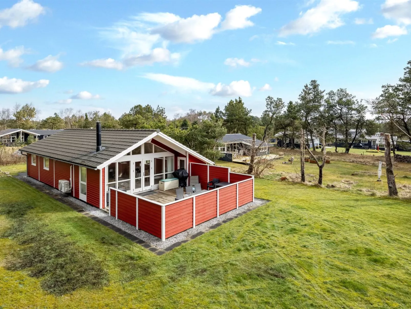 "Hialmar" - 300m from the sea