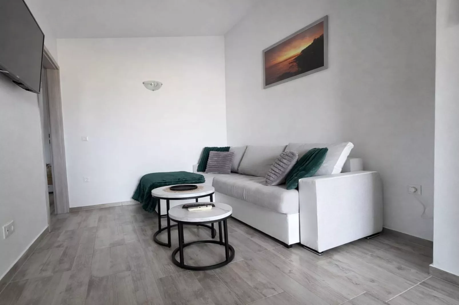Apartments Sunset - Two bedroom Apartment with Terrace and Sea View (Gornji)