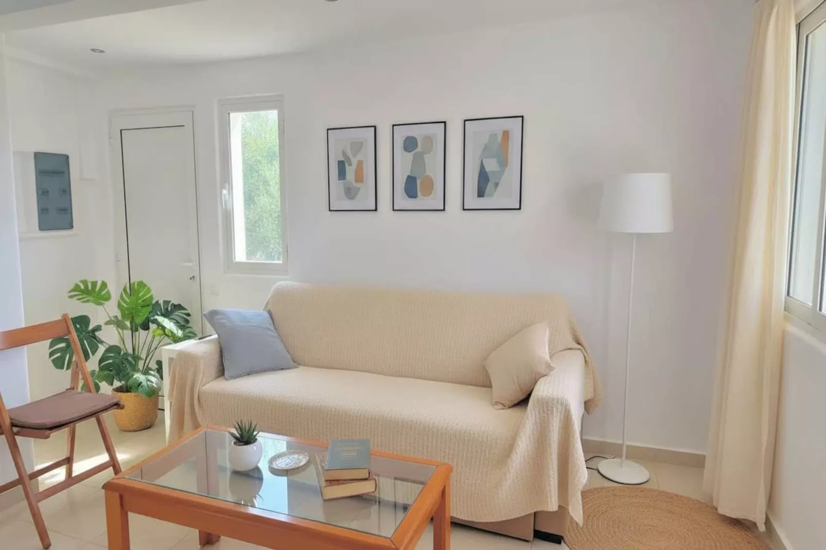 Chic White Marsis Paros Apt