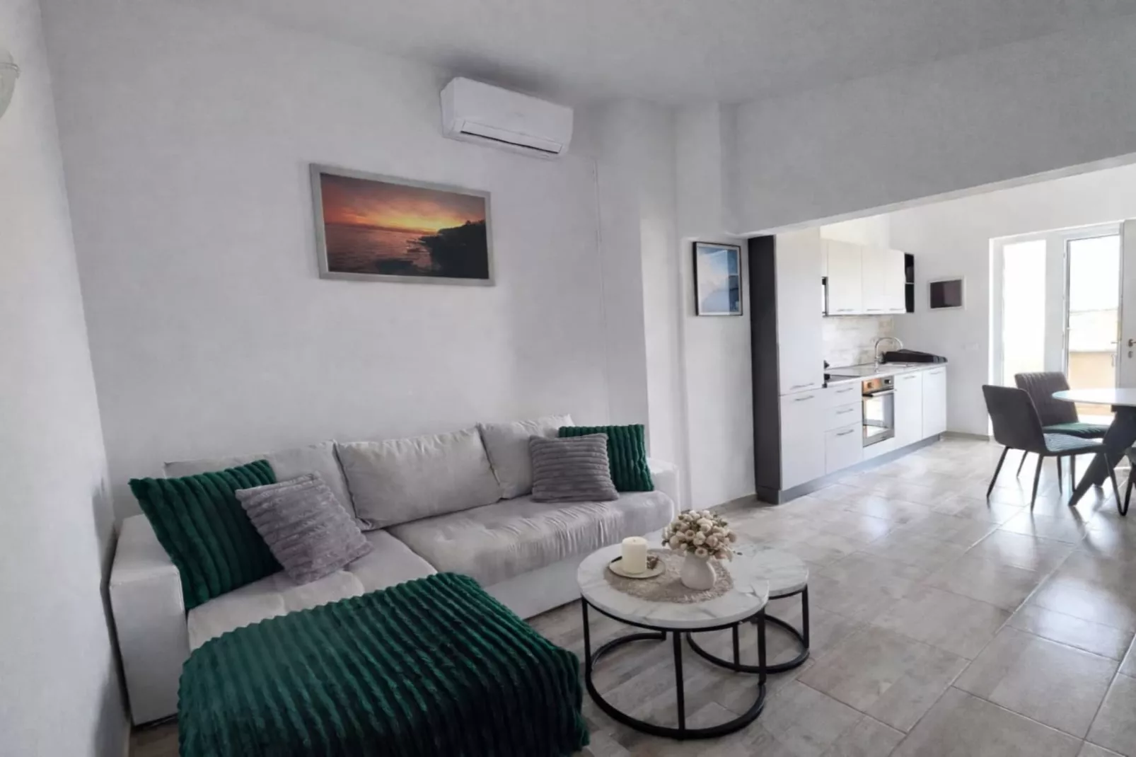 Apartments Sunset - Two bedroom Apartment with Terrace and Sea View (Gornji)