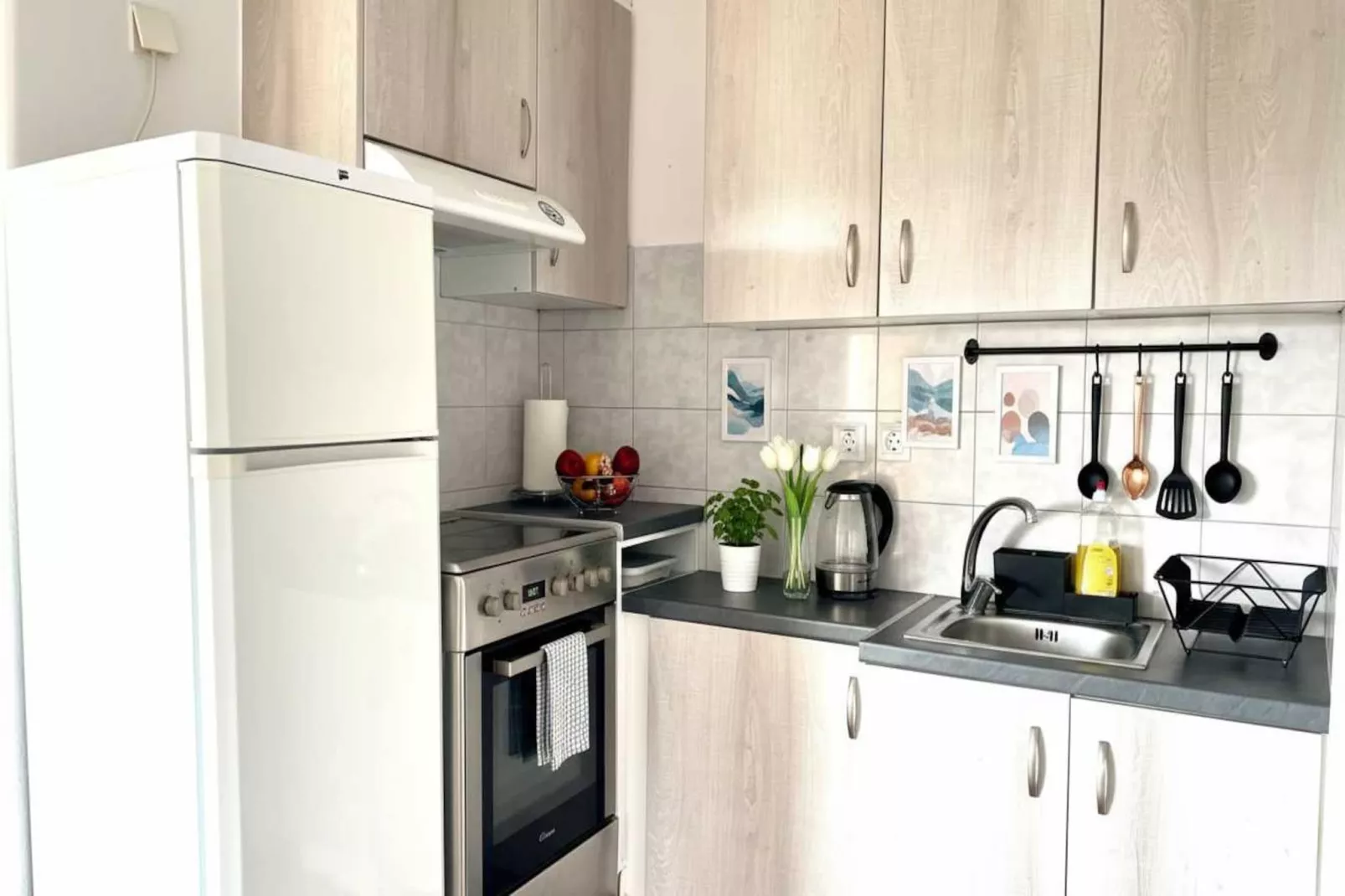 Chic White Marsis Paros Apt