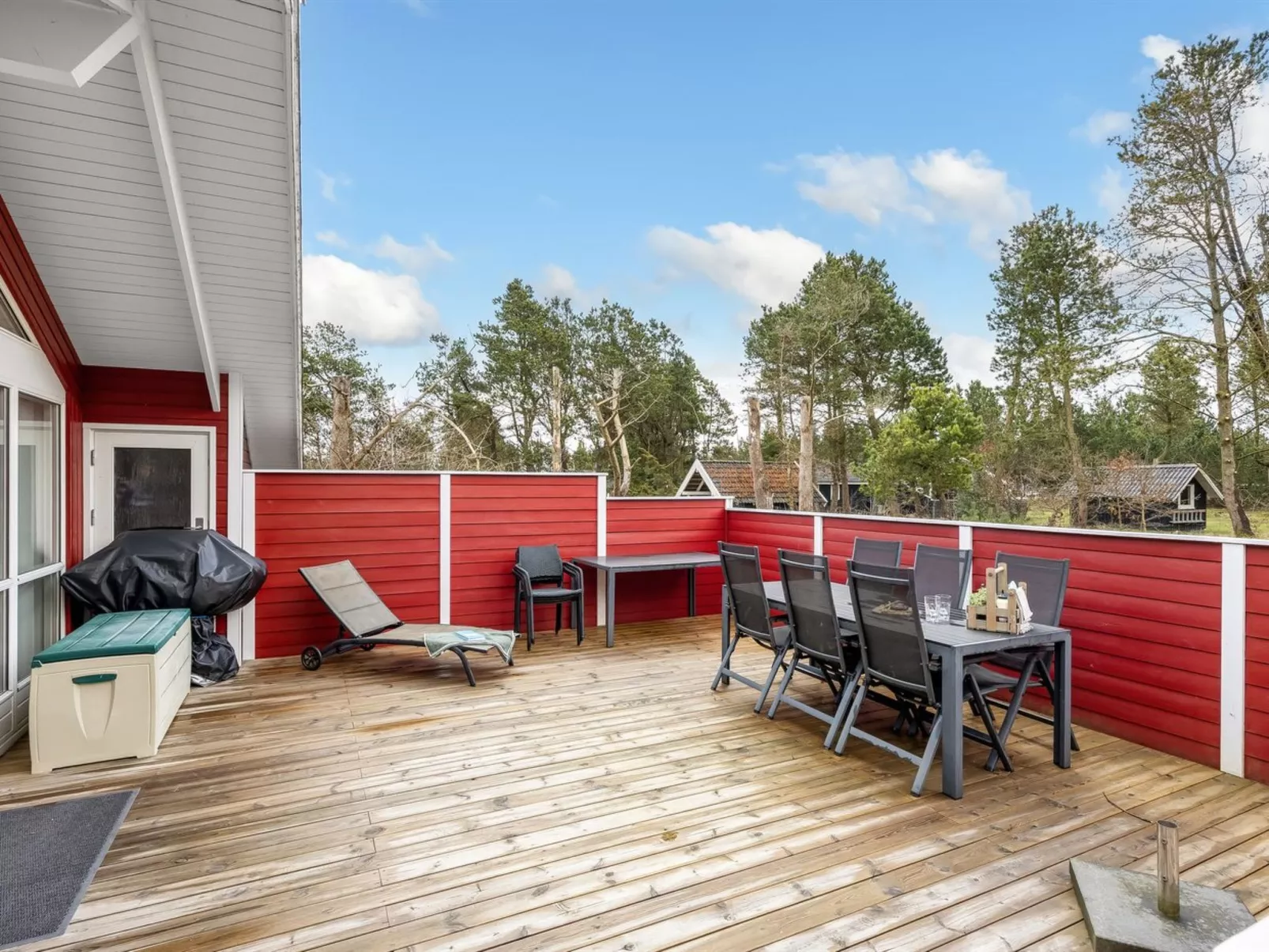 "Hialmar" - 300m from the sea