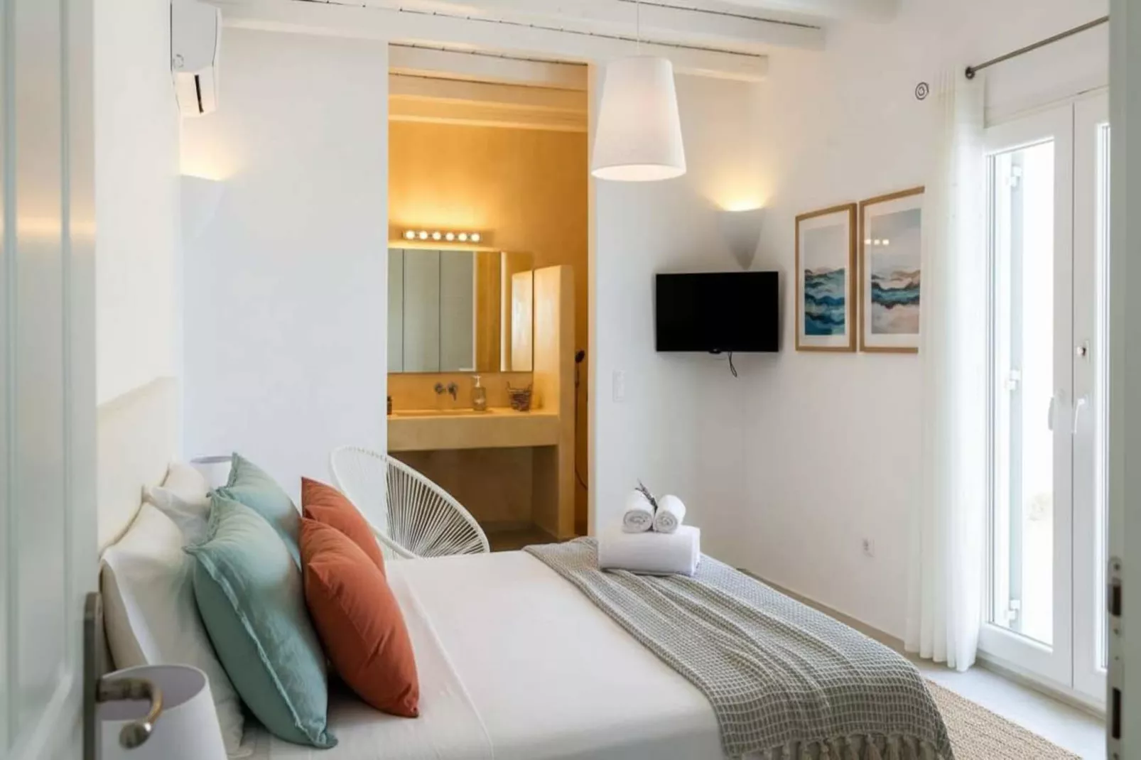 Prestigious Residence in Kalafatis w Private Pool