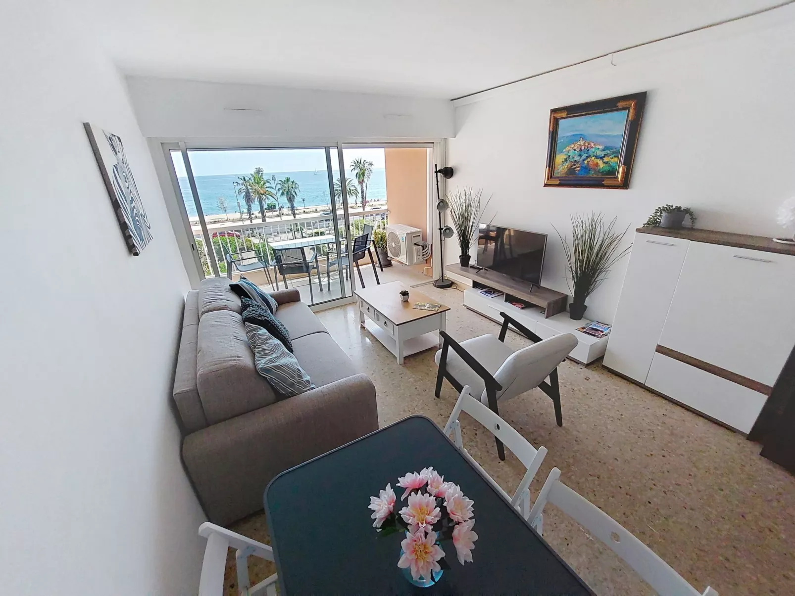 Le Méditerranée - Binnen