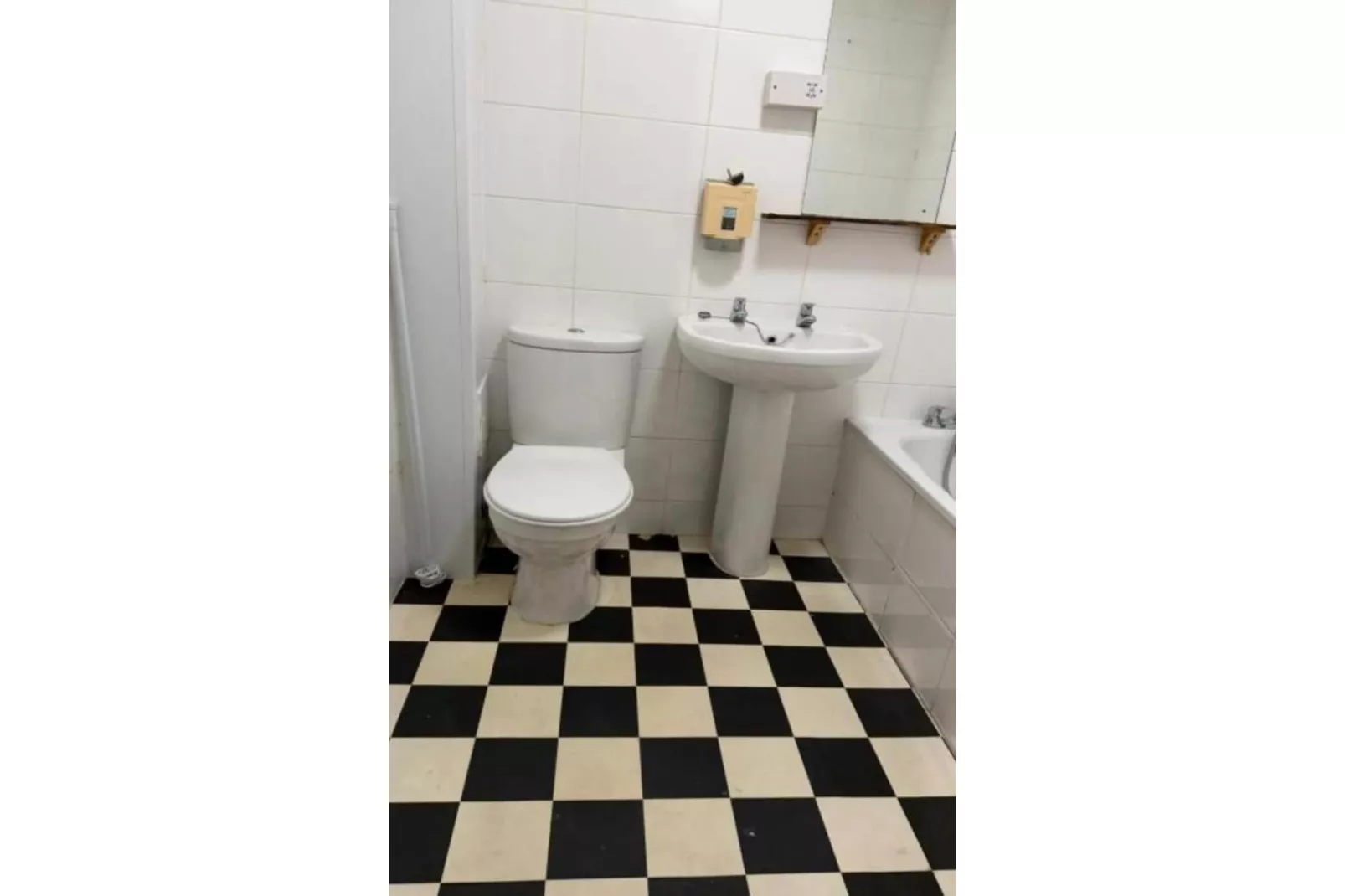 Standard Twin Room - Shared