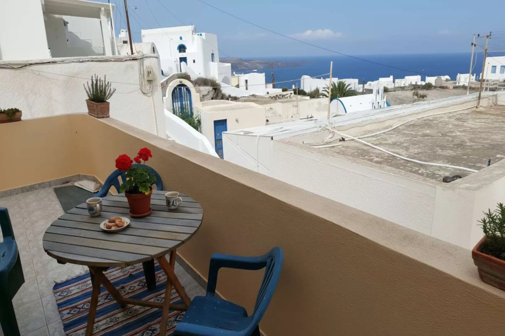 Peaceful Akrotiri Studio with Patio and Open Views - Terrasbalkon