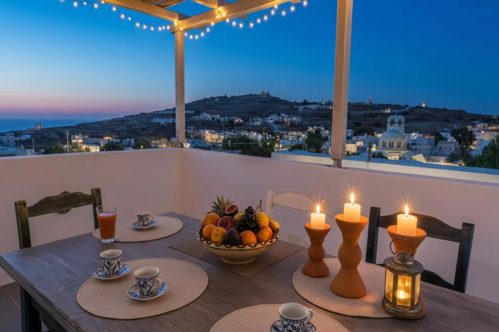 Poseidon’s Water Escape Santorini Rooftop Jacuzzi - Terrasbalkon