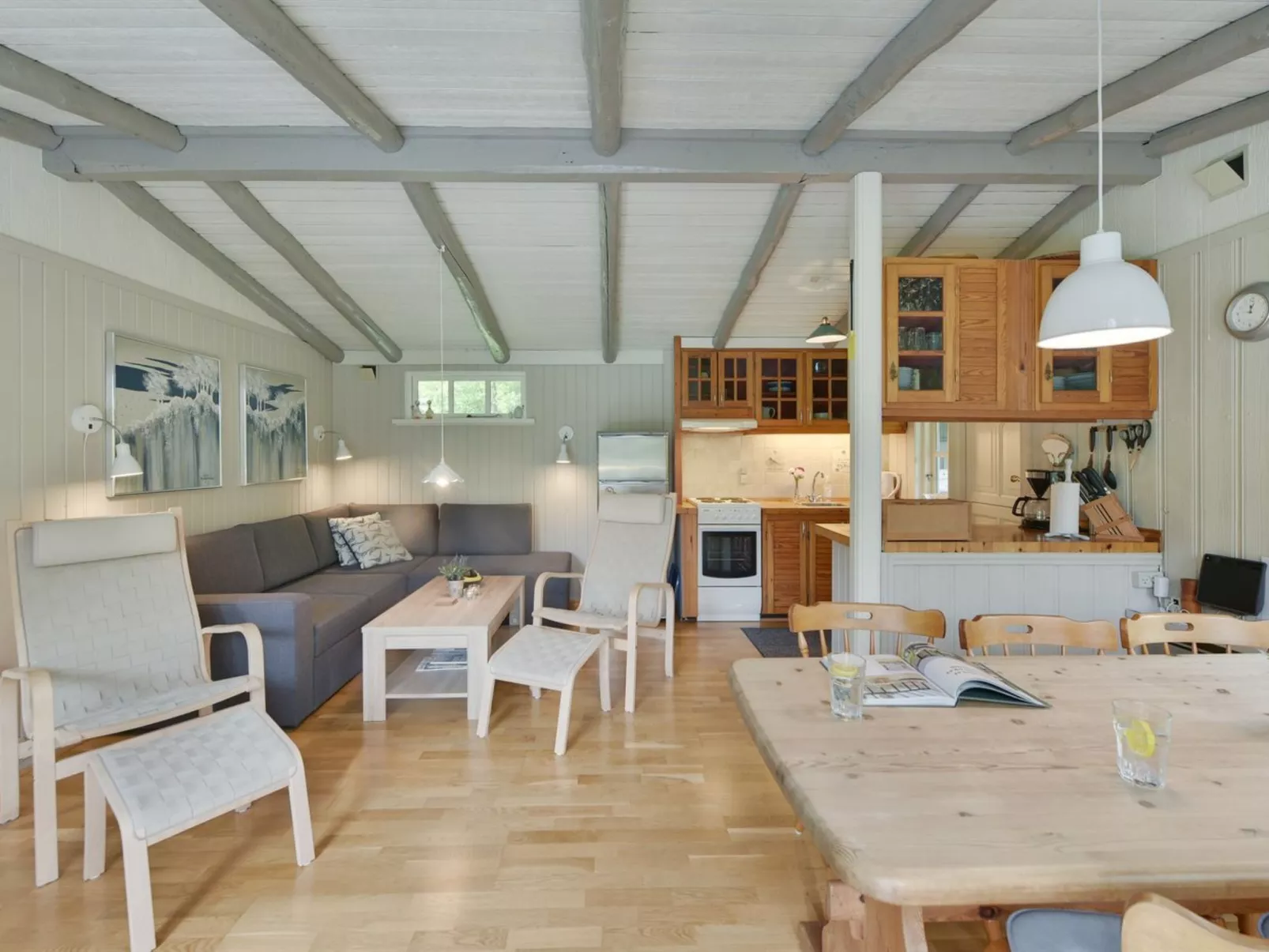 "Saima" - 25km from the sea - Binnen