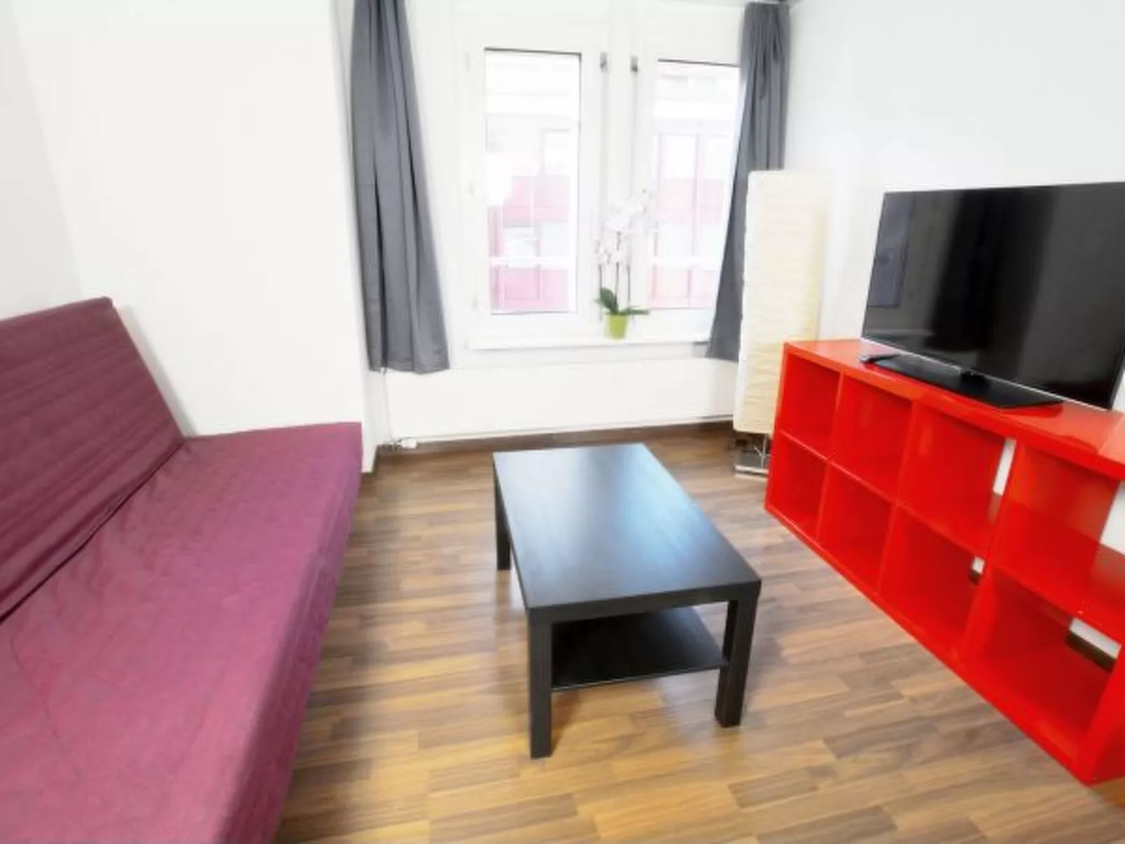 ZH Blueberry lll - Oerlikon HITrental Apartment - Binnen