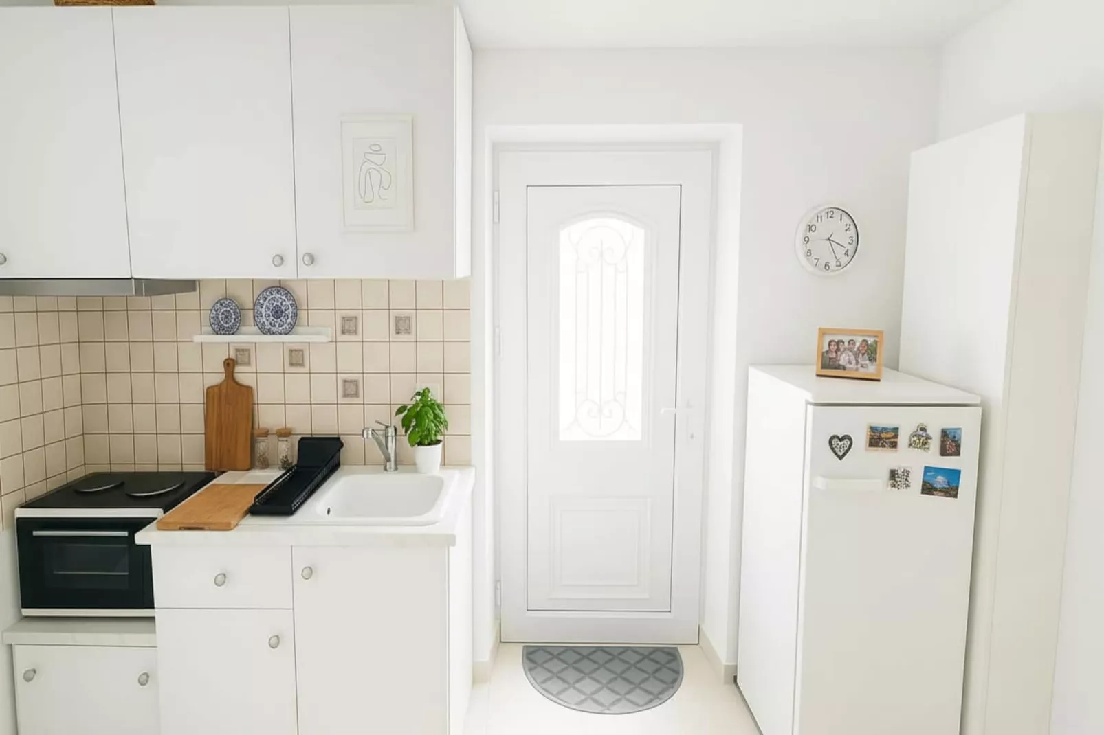 Picturesque Paros White House with Balcony Views - Keuken