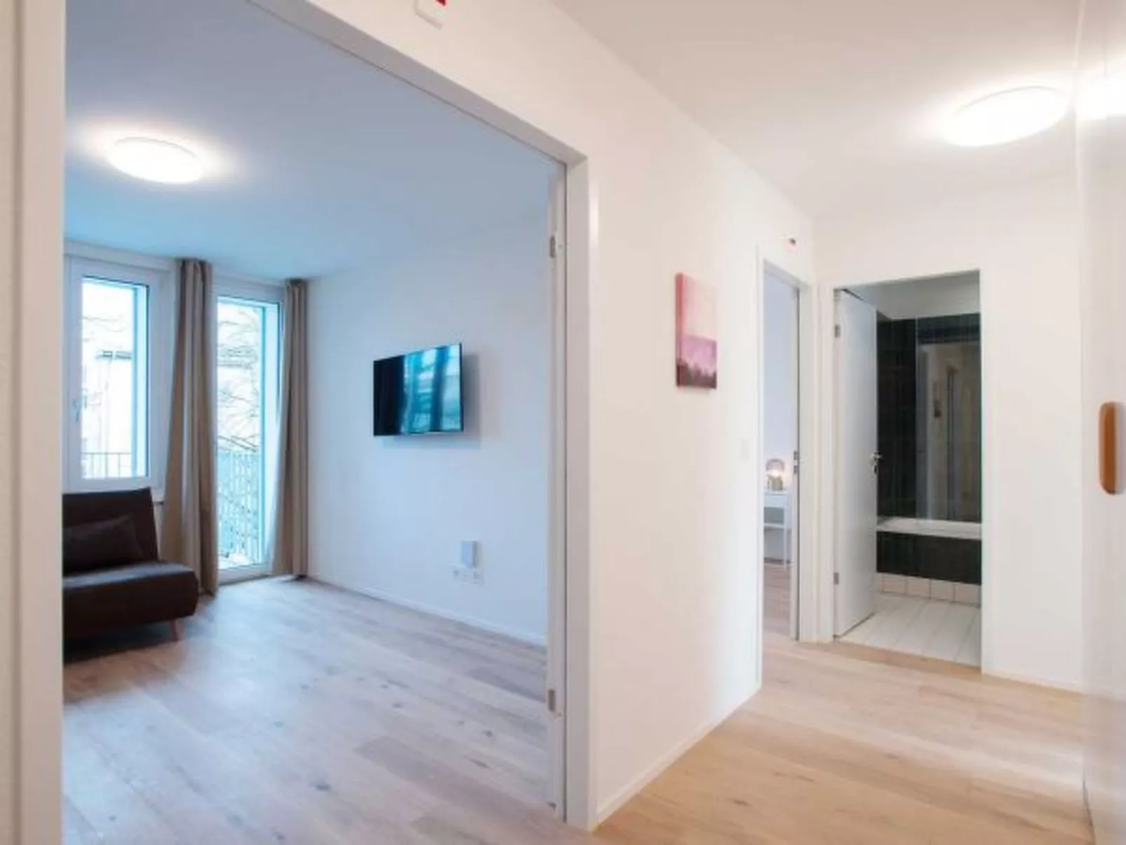 ZH Pink 2 - Letzigrund HITrental Apartment - Binnen