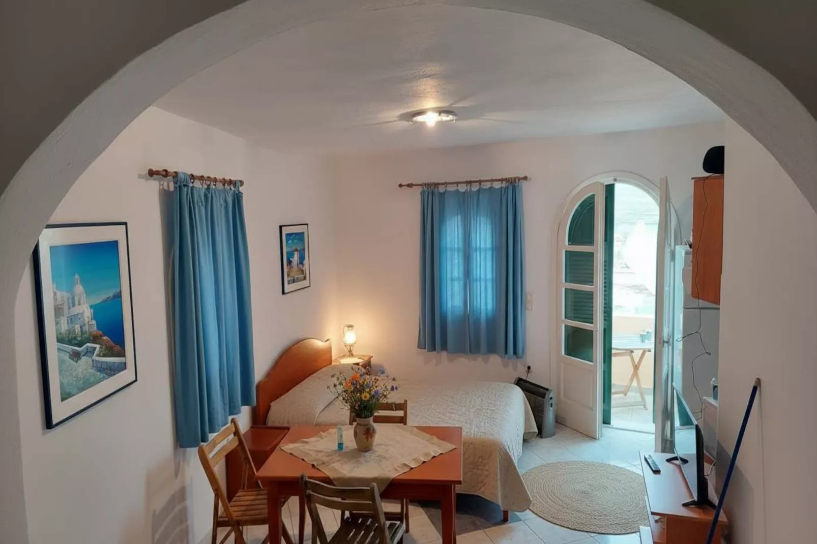 Peaceful Akrotiri Studio with Patio and Open Views - Slaapkamer