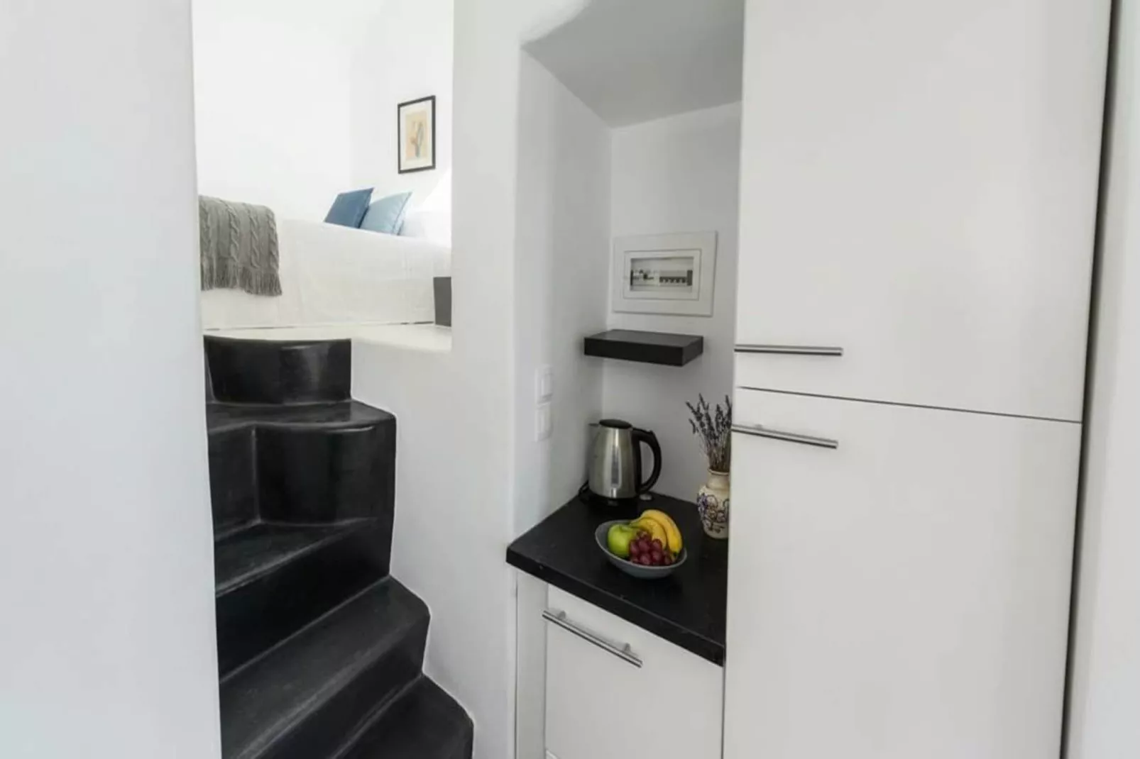 Poseidon’s Water Escape Santorini Rooftop Jacuzzi - Keuken