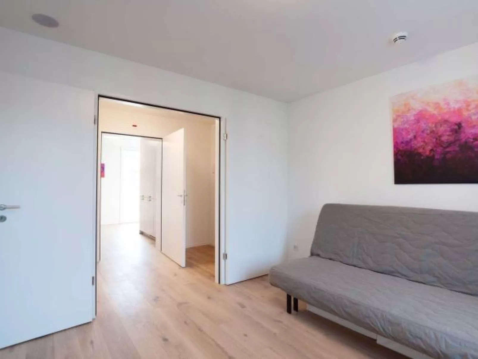ZH Pink 2 - Letzigrund HITrental Apartment - Binnen