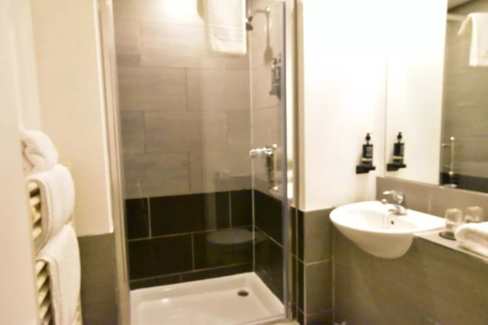 Standard Triple Room - Badkamer
