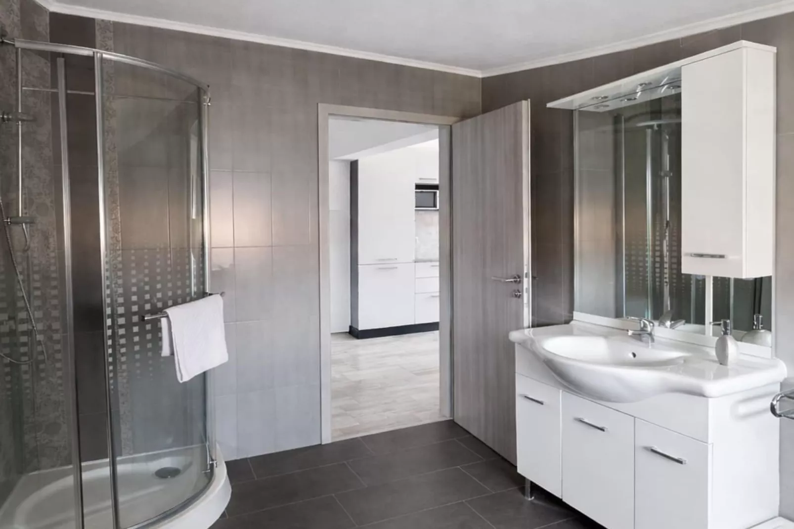 Apartments Sunset - Two bedroom Apartment with Terrace and Sea View (Gornji) - Badkamer