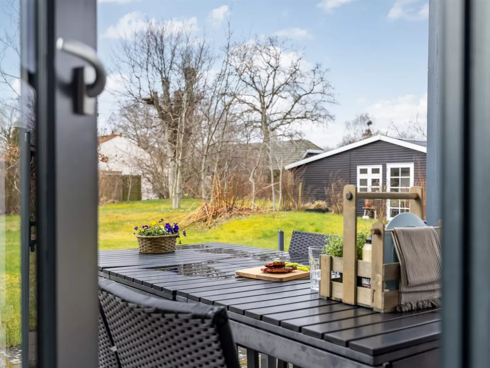 "Anttoni" - 350m from the sea - Buiten