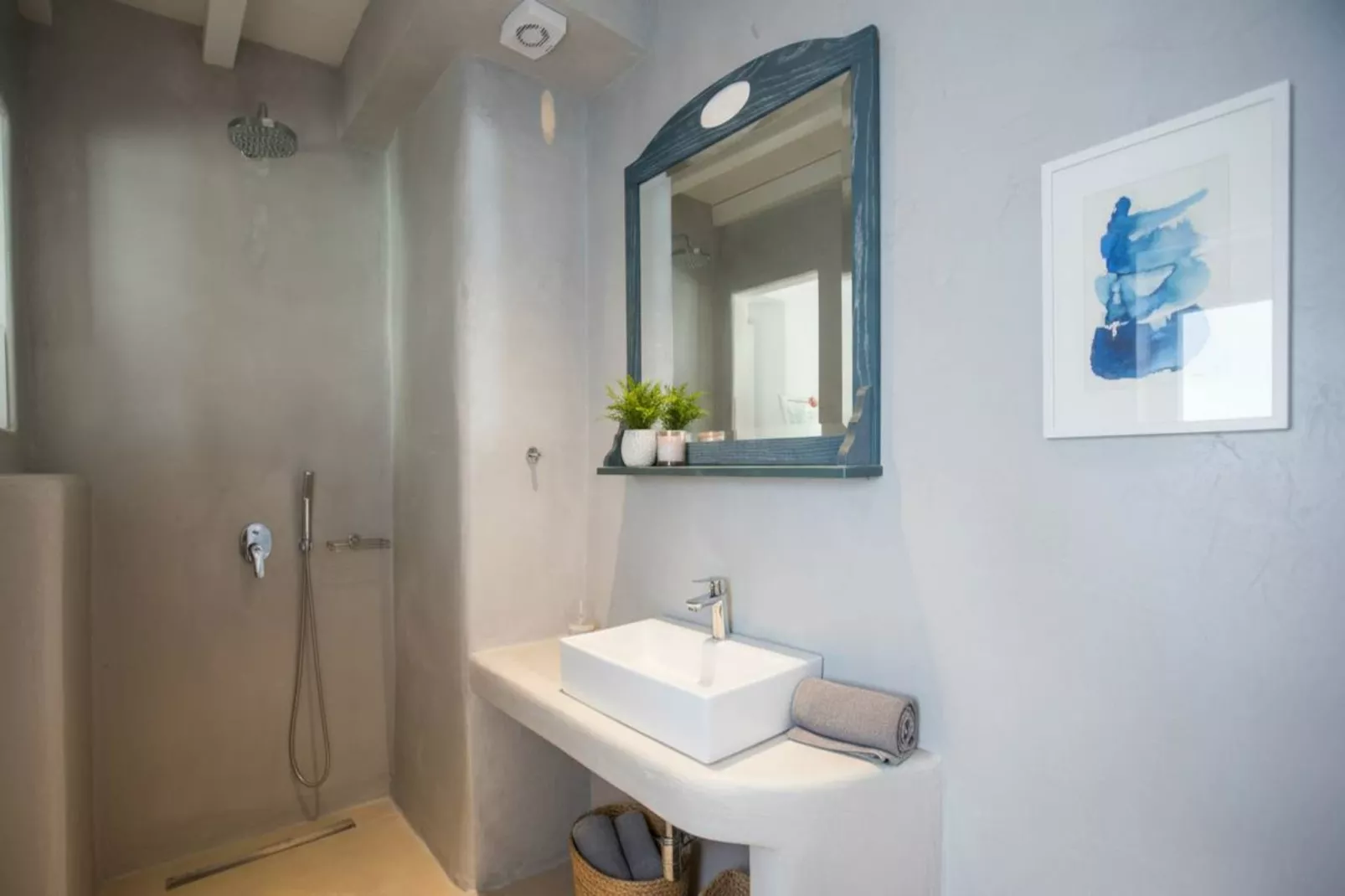 Scenic Agios Sostis Retreat with Sea Views - Badkamer