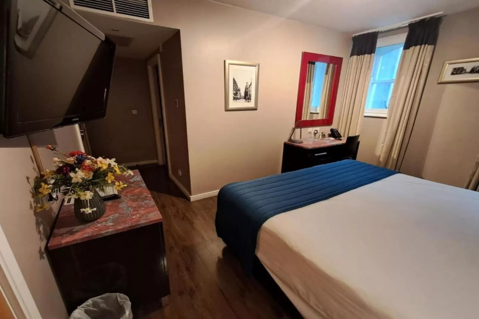 Compact Double Room - Slaapkamer