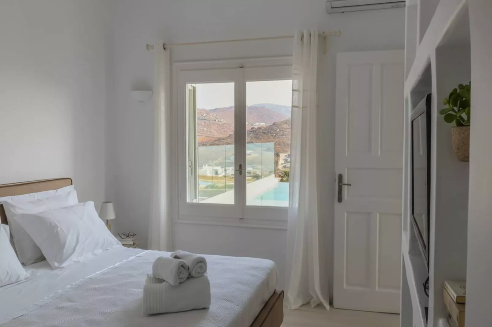 Prestigious Residence in Kalafatis w Private Pool - Slaapkamer