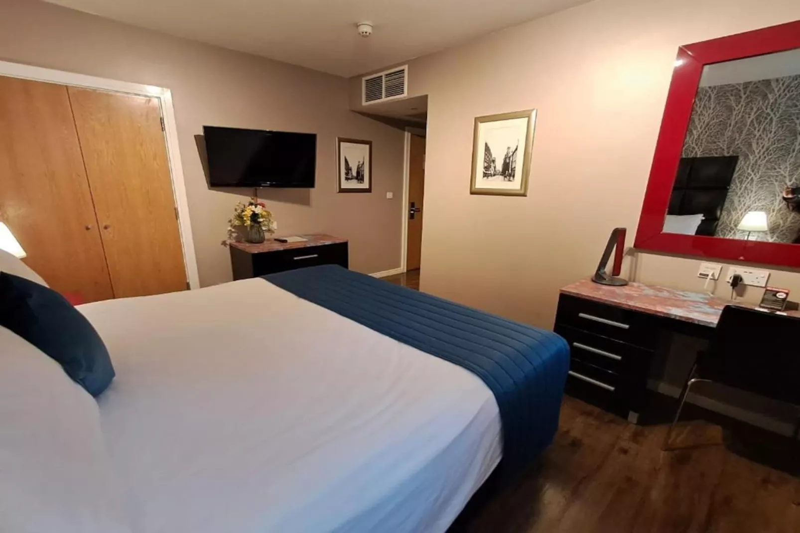 Compact Double Room - Slaapkamer