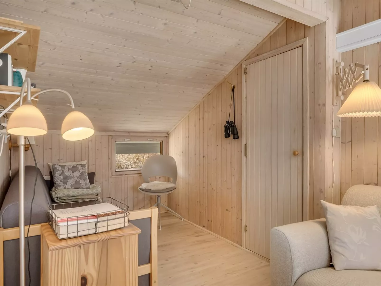 "Eida" - 400m from the sea - Binnen