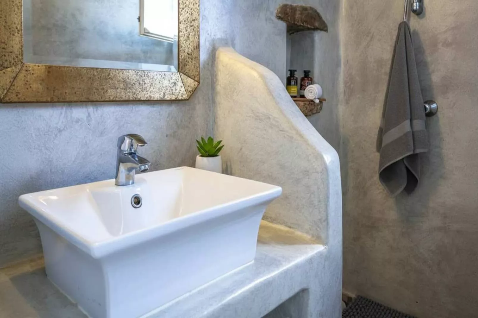 Prestigious Residence in Kalafatis w Private Pool - Badkamer