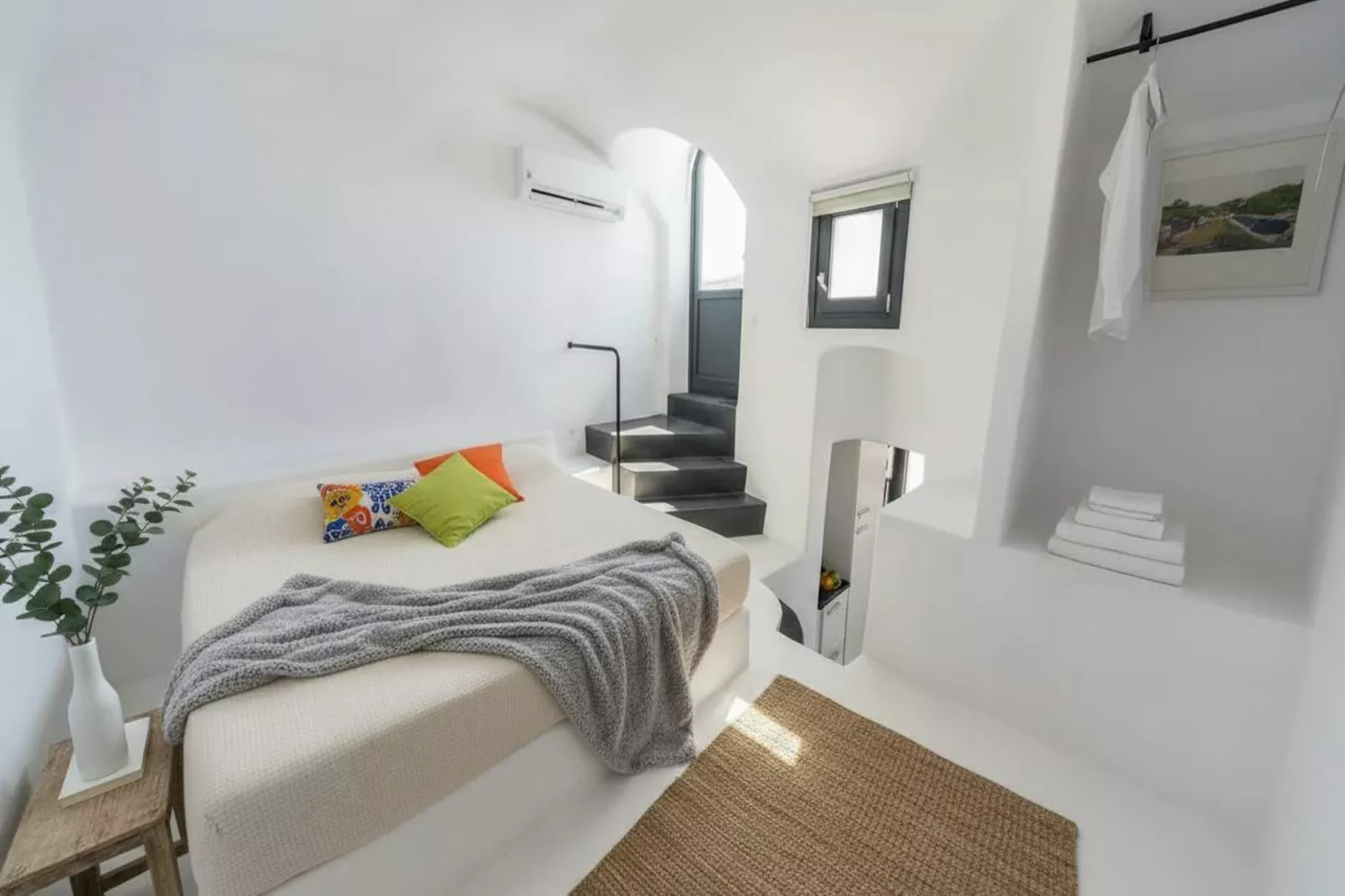 Poseidon’s Water Escape Santorini Rooftop Jacuzzi - Slaapkamer