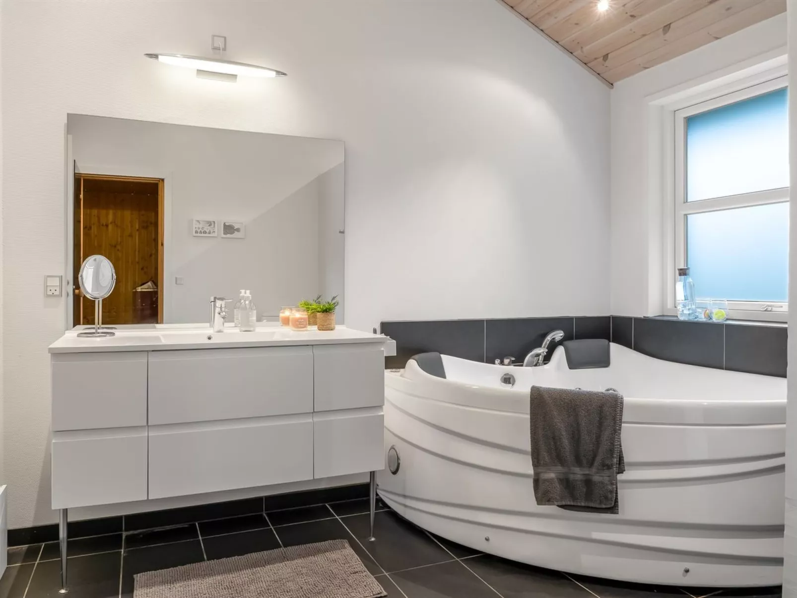 "Joske" - 2km from the sea - Binnen