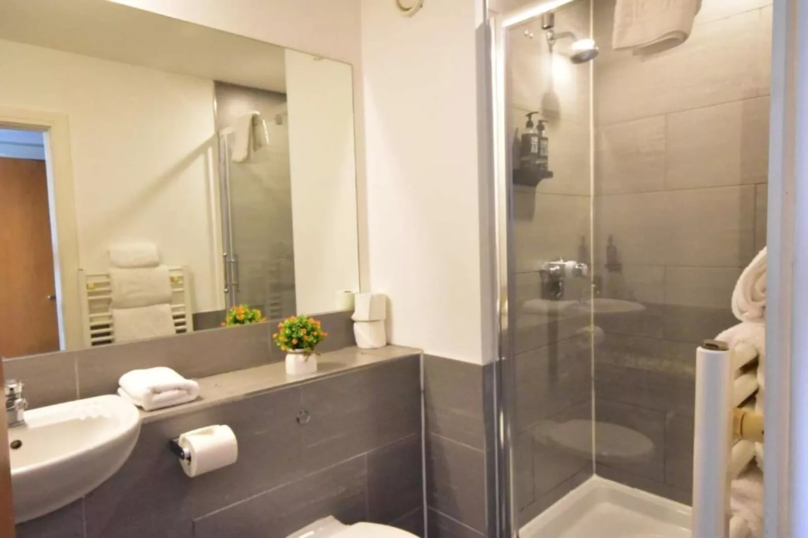 Standard Double Room - No Window - Badkamer