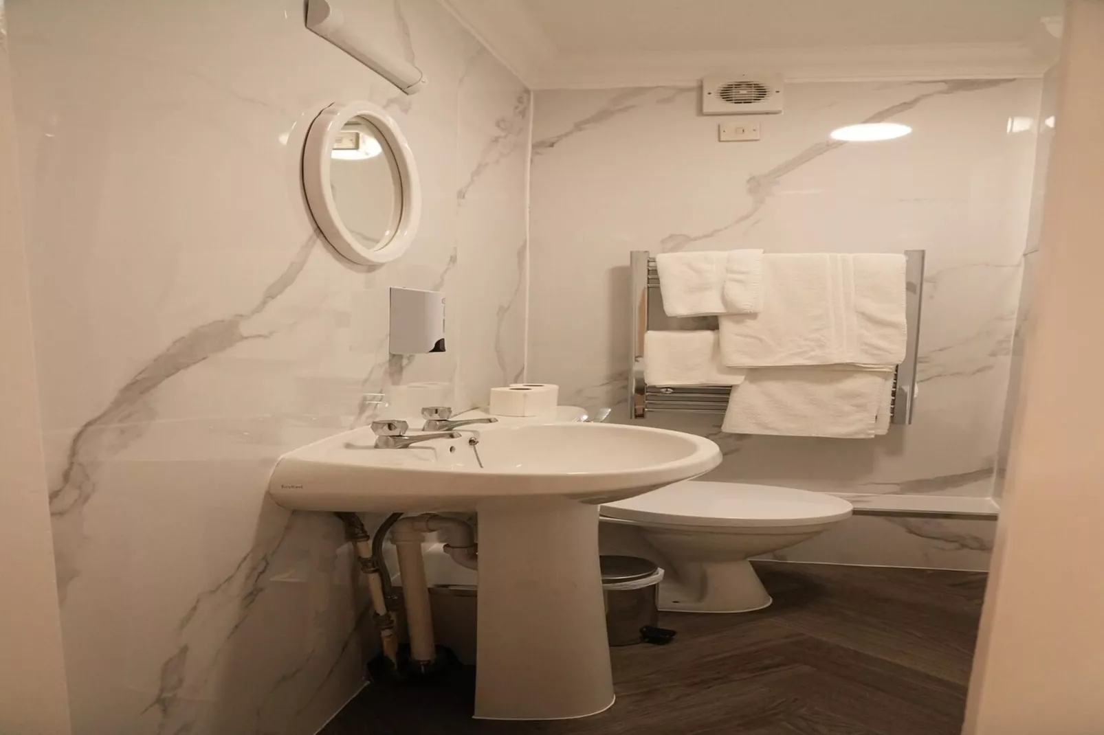 Standard Twin Room - Badkamer