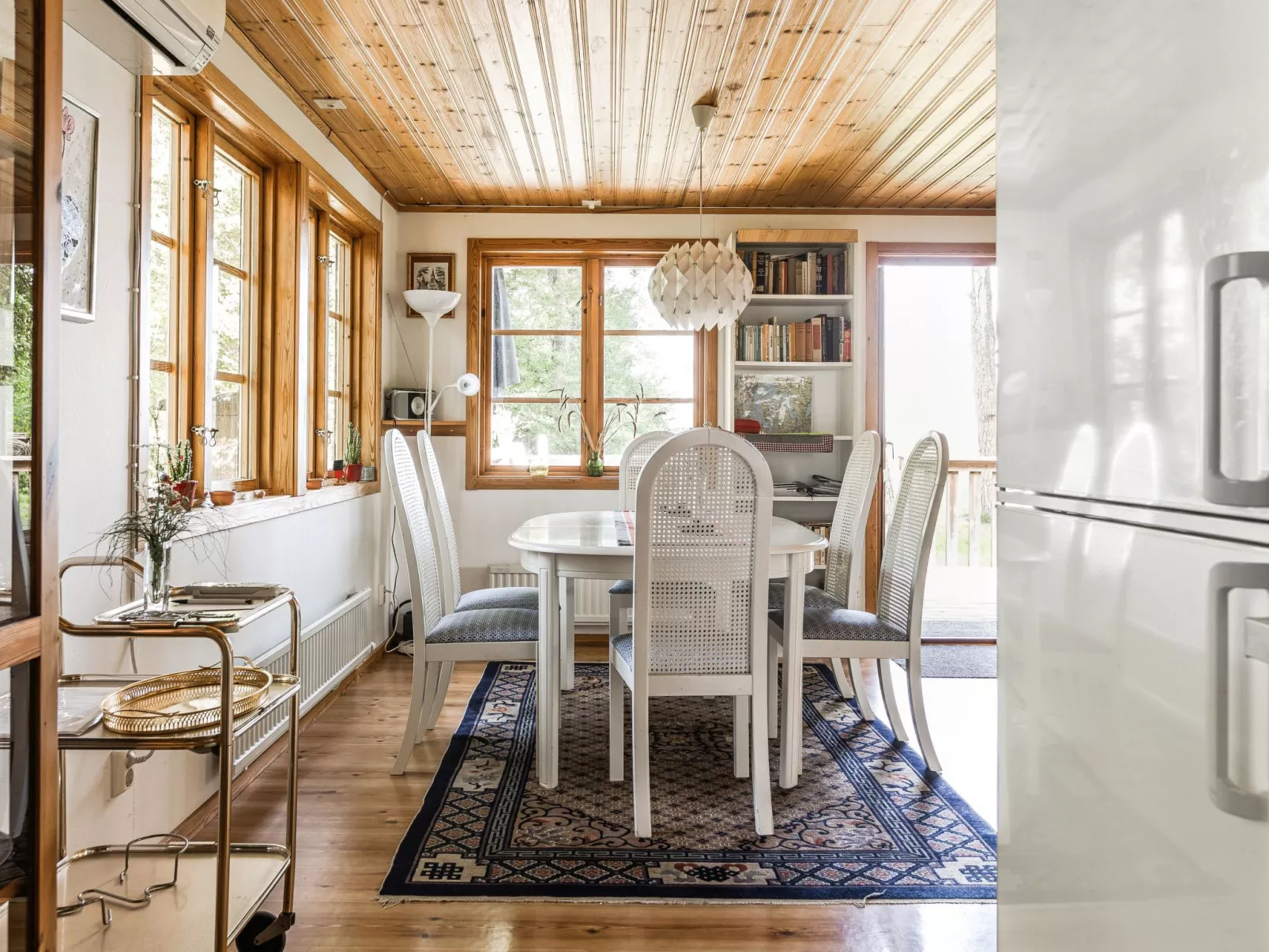Kjuge Nya Huset-Binnen