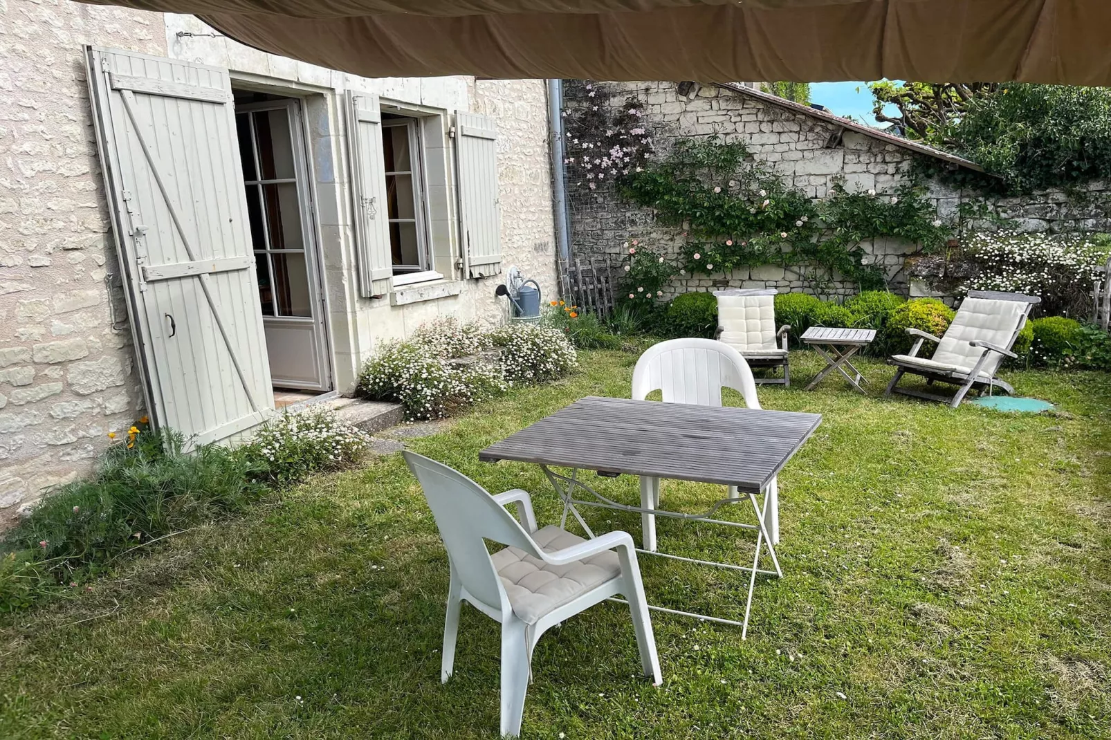 Maison de vacances Sossay - Terrasbalkon