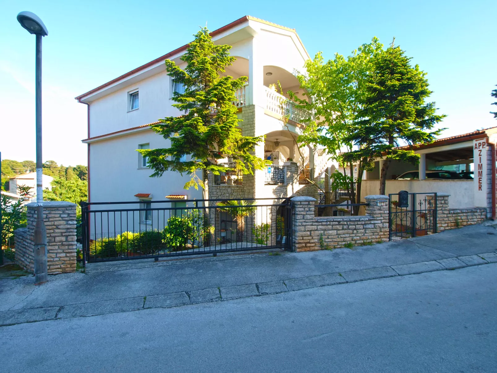 Apartment 841