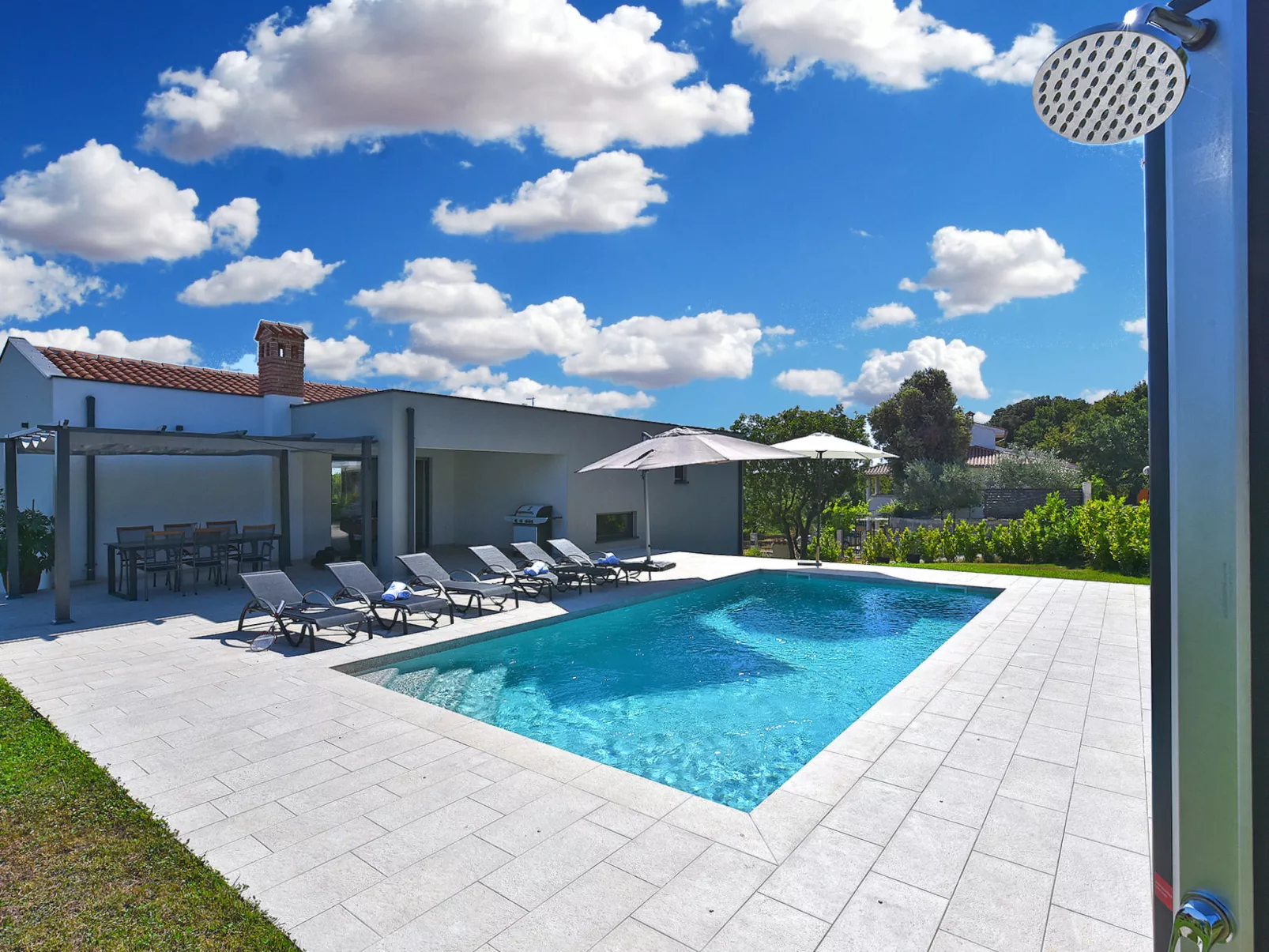Villa 2044