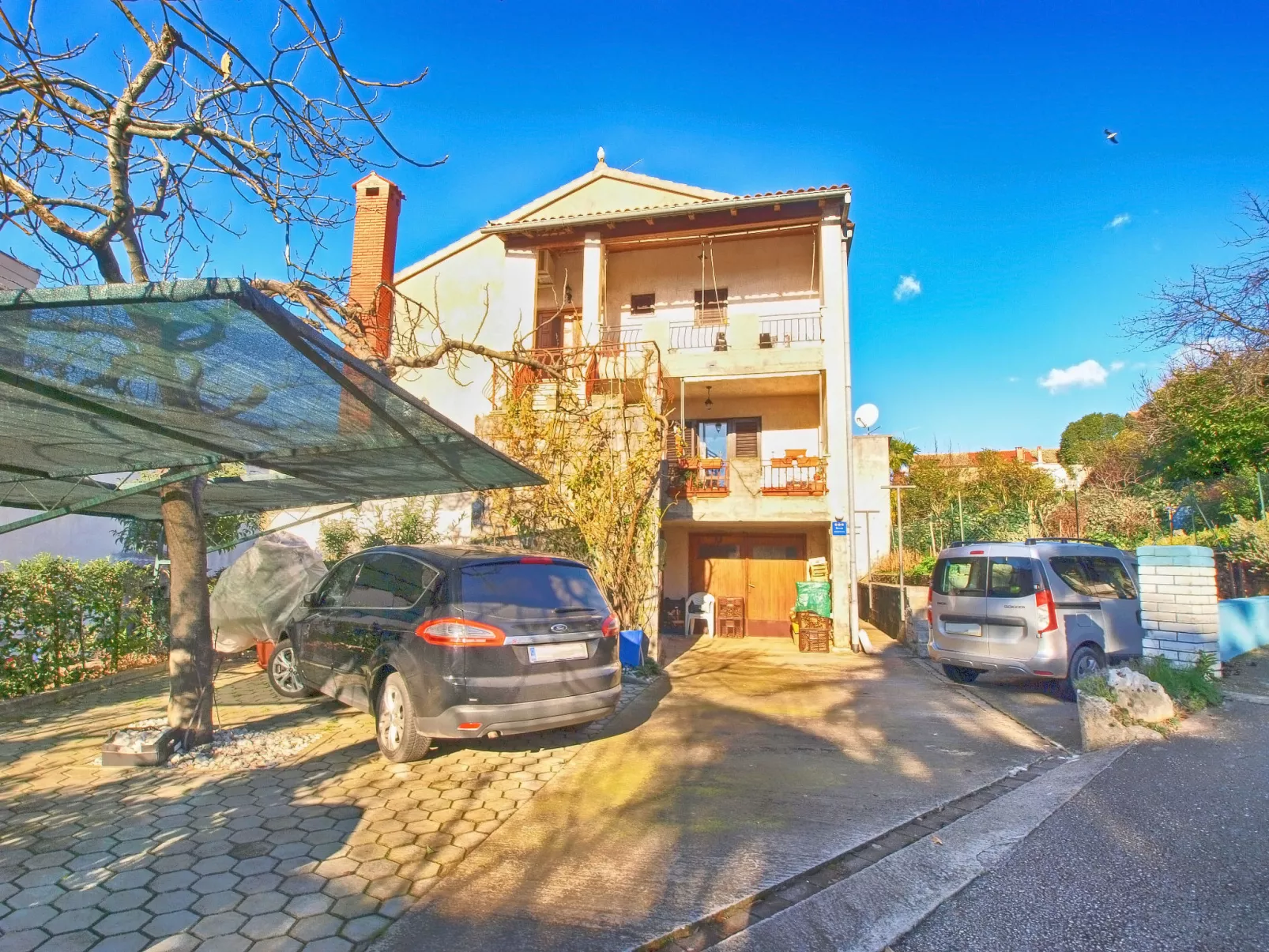 Apartment 279