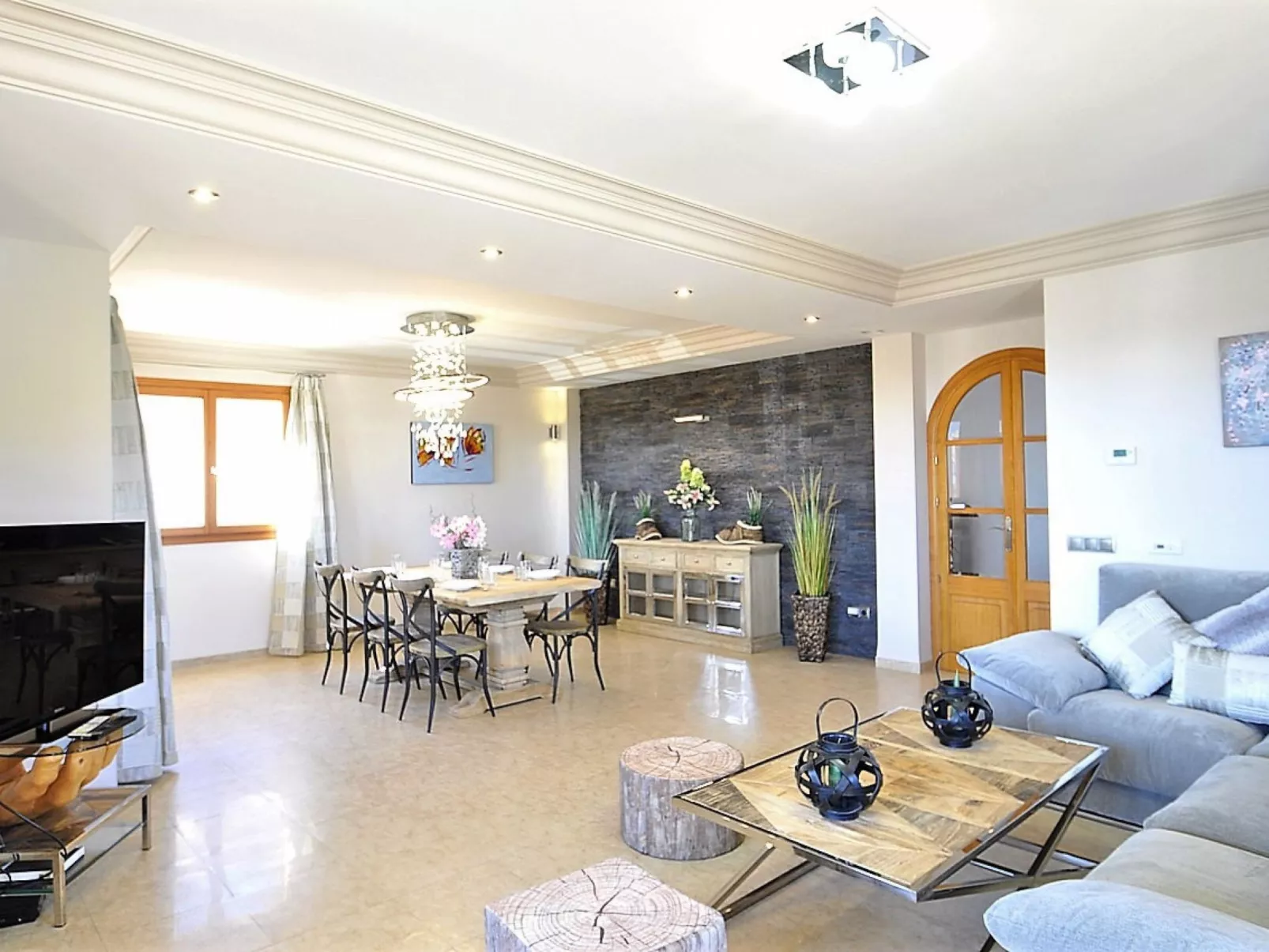 LAS COLUMNAS- Chalet al lado de la playa, wifi , piscina y bbq. Todos los publi