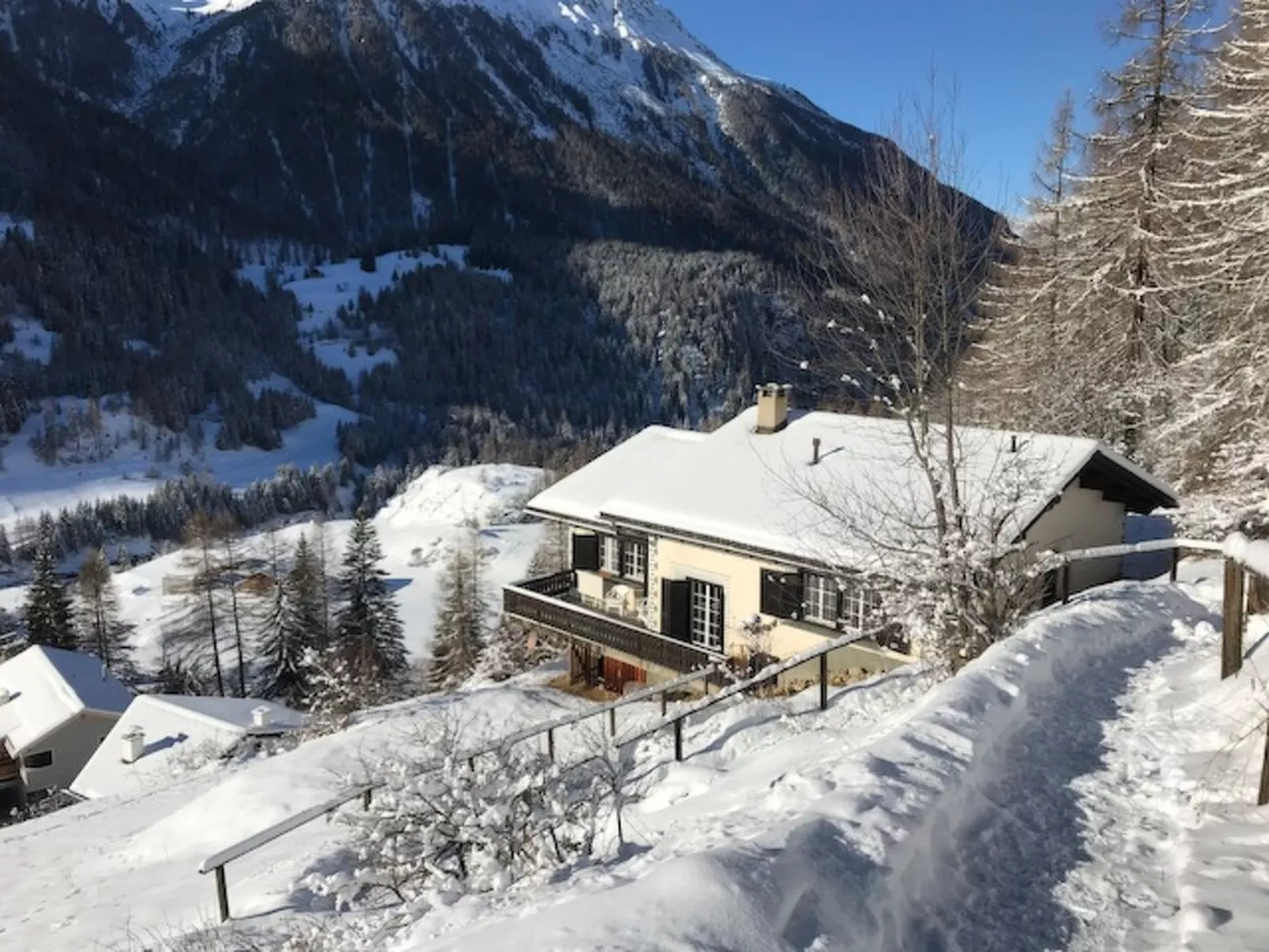 Chesa Giattin°, (Bergün/Bravuogn).