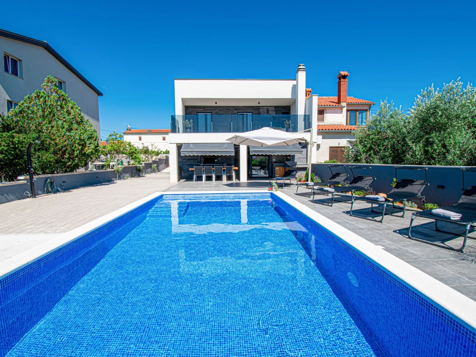 House La Perla