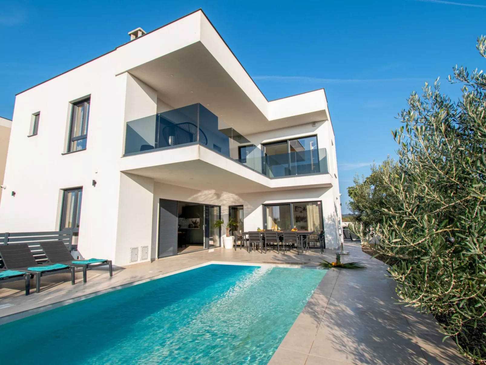 Villa Ajlin
