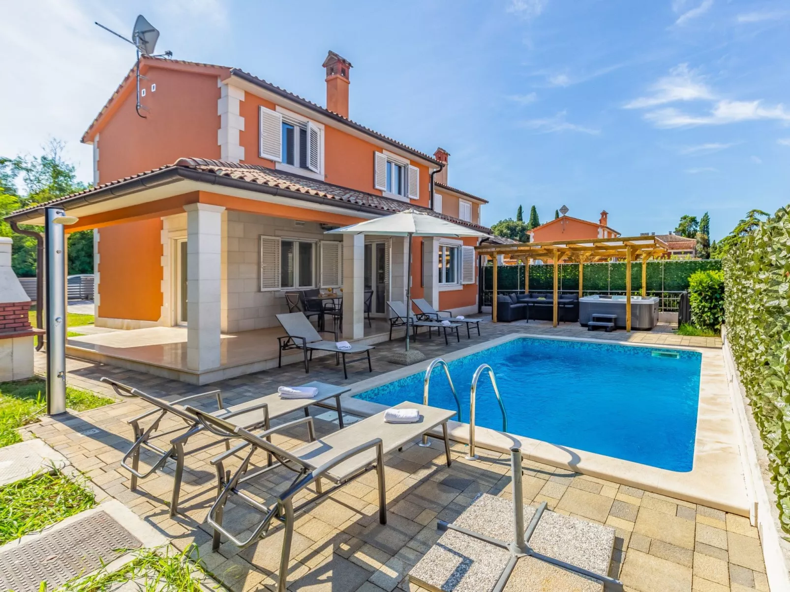 Villa Lotus 13H
